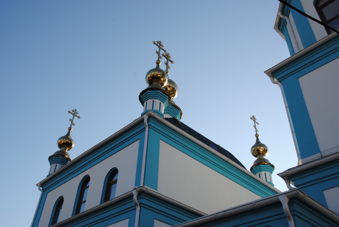 Церковь Успения Пресвятой Богородицы, Мундыбаш (Таштагольский район, Кемеровская область). архитектурные детали, Завершения