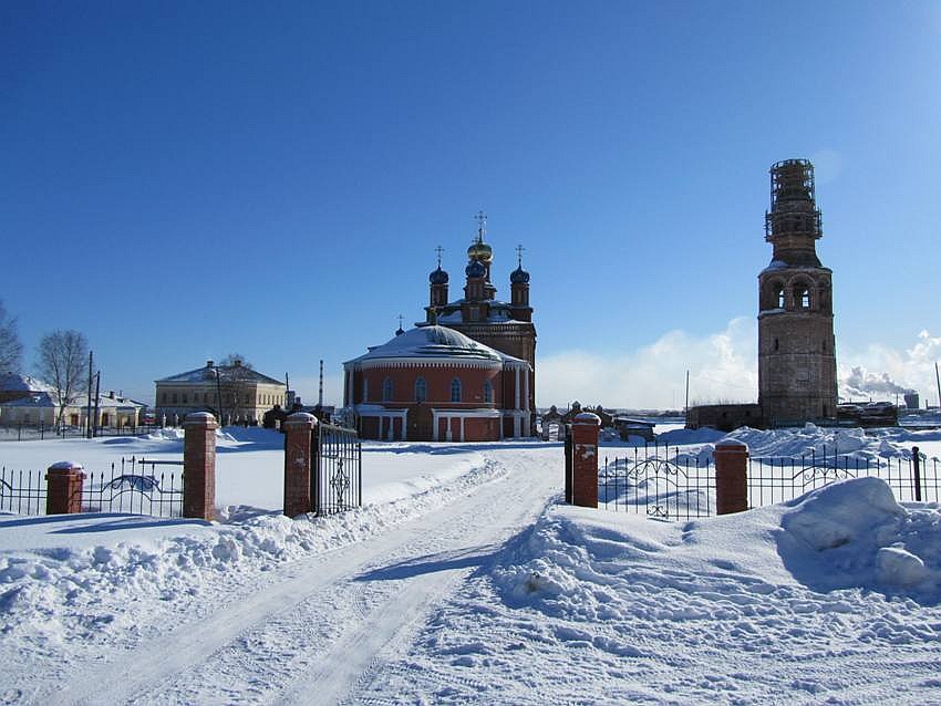 Усолье. Спасо-Преображенский женский монастырь. общий вид в ландшафте, вид с запада