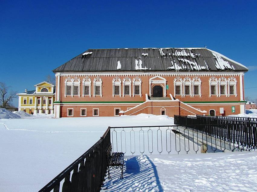 Спасо-Преображенский женский монастырь, Усолье (Усольский район, Пермский край). фасады, палаты Строгановых, слева - административный корпус (б. архив и чертежная)