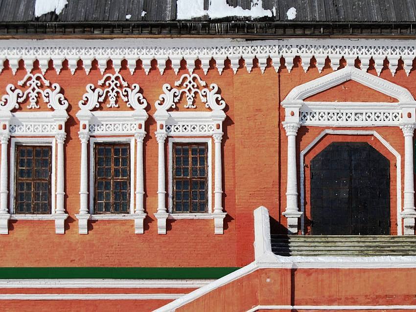 Спасо-Преображенский женский монастырь, Усолье (Усольский район, Пермский край). архитектурные детали, декор восточного фасада палат Строгановых