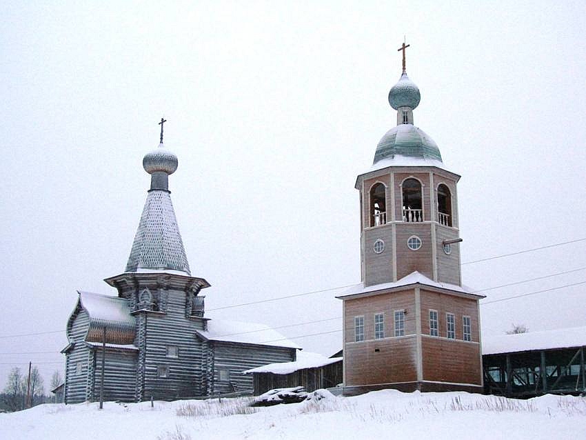 Нёнокса. Церковь Николая Чудотворца. общий вид в ландшафте, вид с севера, на переднем плане - колокольня 1834 года