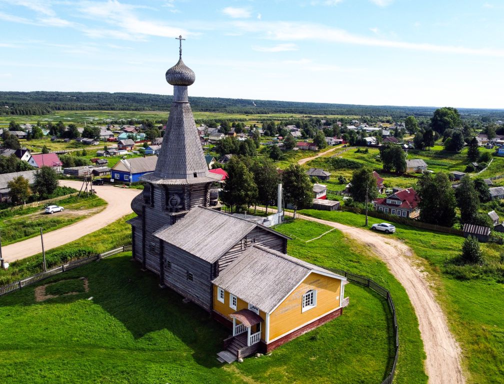 Нёнокса. Церковь Николая Чудотворца. общий вид в ландшафте