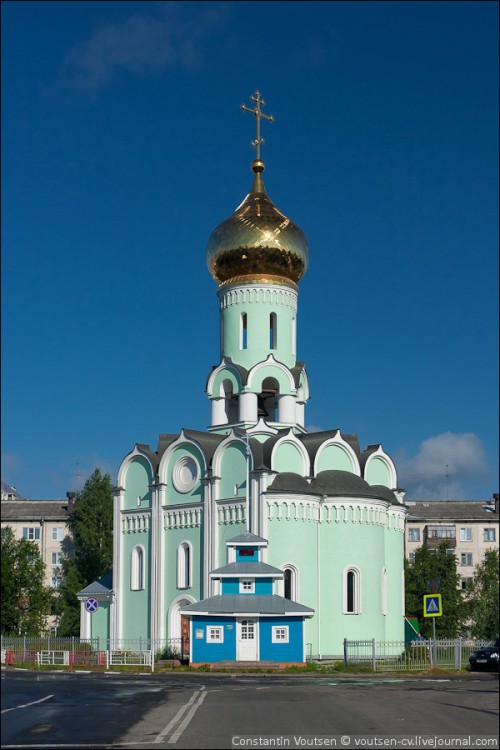 Церковь Сошествия Святого Духа, Новодвинск (Новодвинск, город, Архангельская область). общий вид в ландшафте