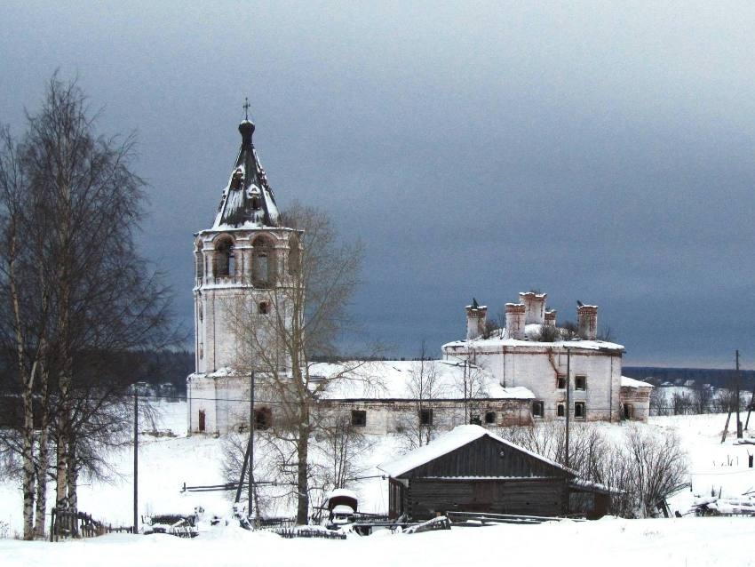 Ухтострово (Шеинская). Церковь Варвары великомученицы. общий вид в ландшафте, вид с юга