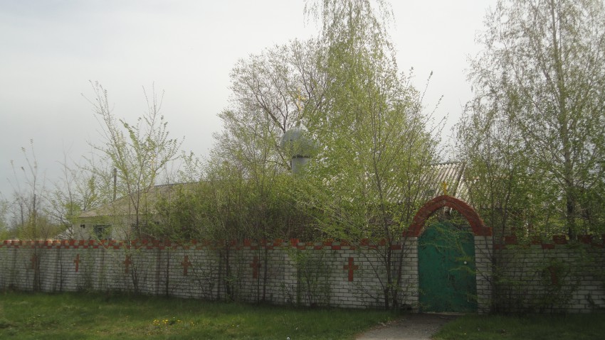 Церковь Космы и Дамиана, Городище (Старый Оскол, город, Белгородская область). дополнительная информация, В этом бывшем сельском магазине церковь располагалась, пока не построили новое здание. Сейчас здание закрыто