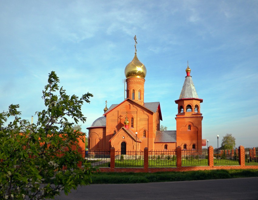 Роговатое. Церковь Сергия Радонежского. общий вид в ландшафте