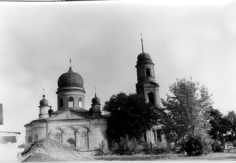 Церковь Вознесения Господня, Старый Оскол (Старый Оскол, город, Белгородская область). архивная фотография, Северный фасад. Фото 1970-х годов из приходского архива