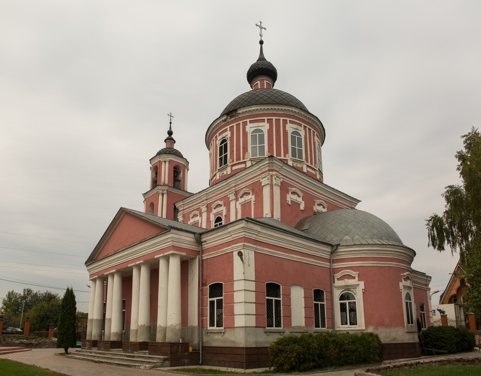 Старый Оскол. Церковь Воздвижения Креста Господня. фасады