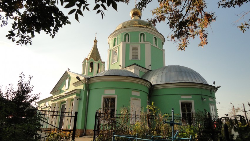 Старый Оскол. Церковь Троицы Живоначальной. фасады, Общий вид с юго-востока