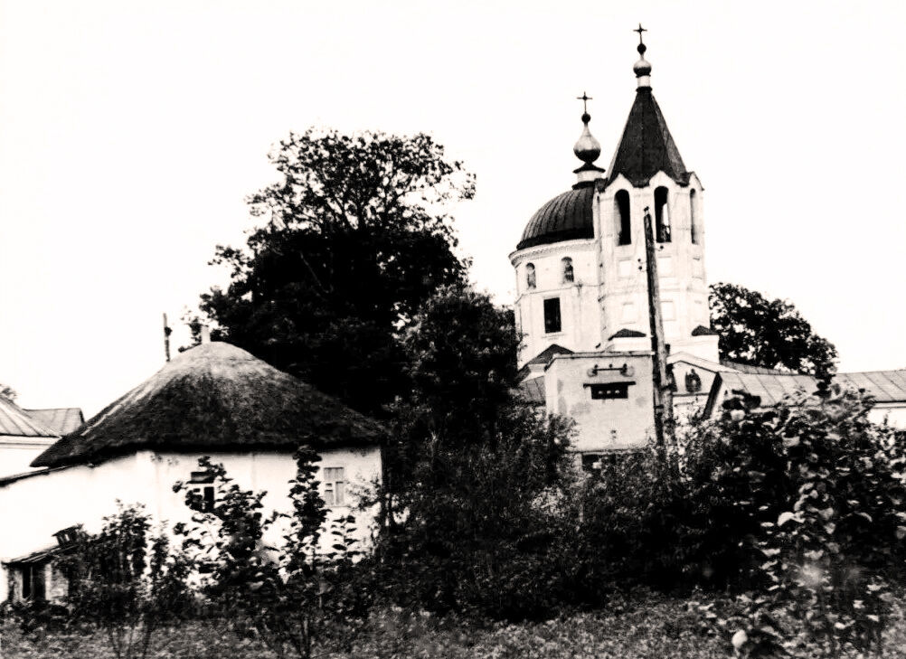 Церковь Троицы Живоначальной, Старый Оскол (Старый Оскол, город, Белгородская область). архивная фотография, Фото 1950-х годов из приходского архива