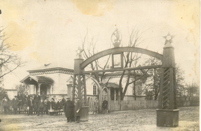 Церковь Симеона Столпника, Ротовка (Конотопский район, Украина, Сумская область). архивная фотография, Вид храма в 1930-е гг. Фото из фондов Путивльского историко-культурного заповедника