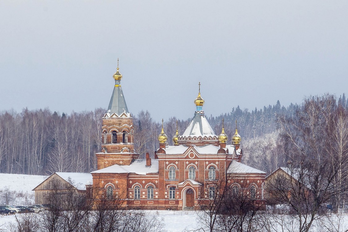 Церковь Воздвижения Креста Господня (скит Троицкого Стефанова мужского монастыря), Говырино (Нытвенский район, Пермский край). общий вид в ландшафте