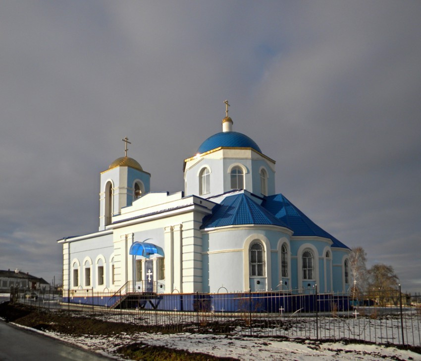 Шаталовка. Церковь Рождества Пресвятой Богородицы. общий вид в ландшафте