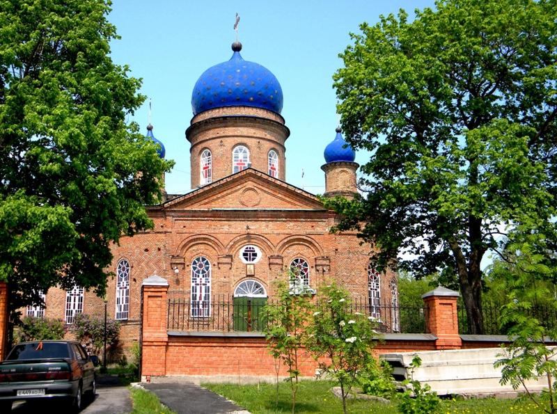 Старый Оскол. Церковь Вознесения Господня. общий вид в ландшафте