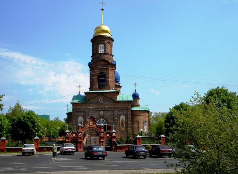 Старый Оскол. Церковь Вознесения Господня. общий вид в ландшафте