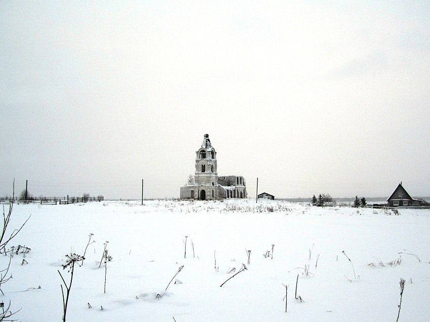 Смольниковская (Курья). Церковь Сергия Радонежского. общий вид в ландшафте