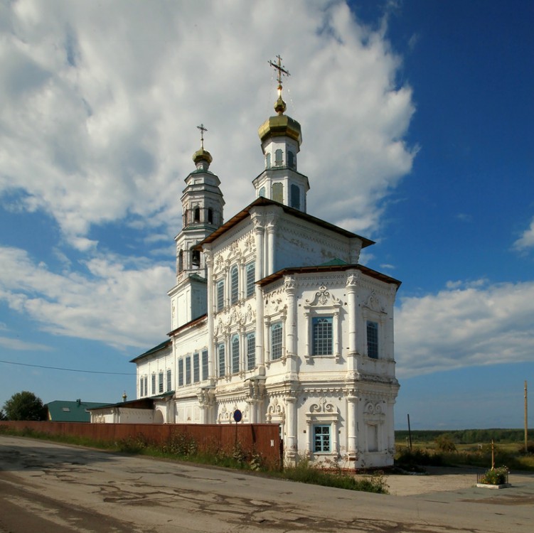 Соликамск. Соликамский Иоанно-Предтеченский Красносельский женский монастырь. общий вид в ландшафте