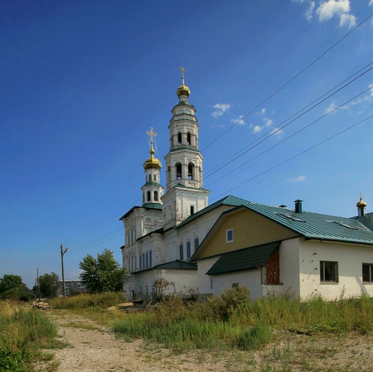 Соликамск. Соликамский Иоанно-Предтеченский Красносельский женский монастырь. общий вид в ландшафте