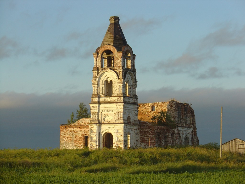 Смольниковская (Курья). Церковь Сергия Радонежского. фасады