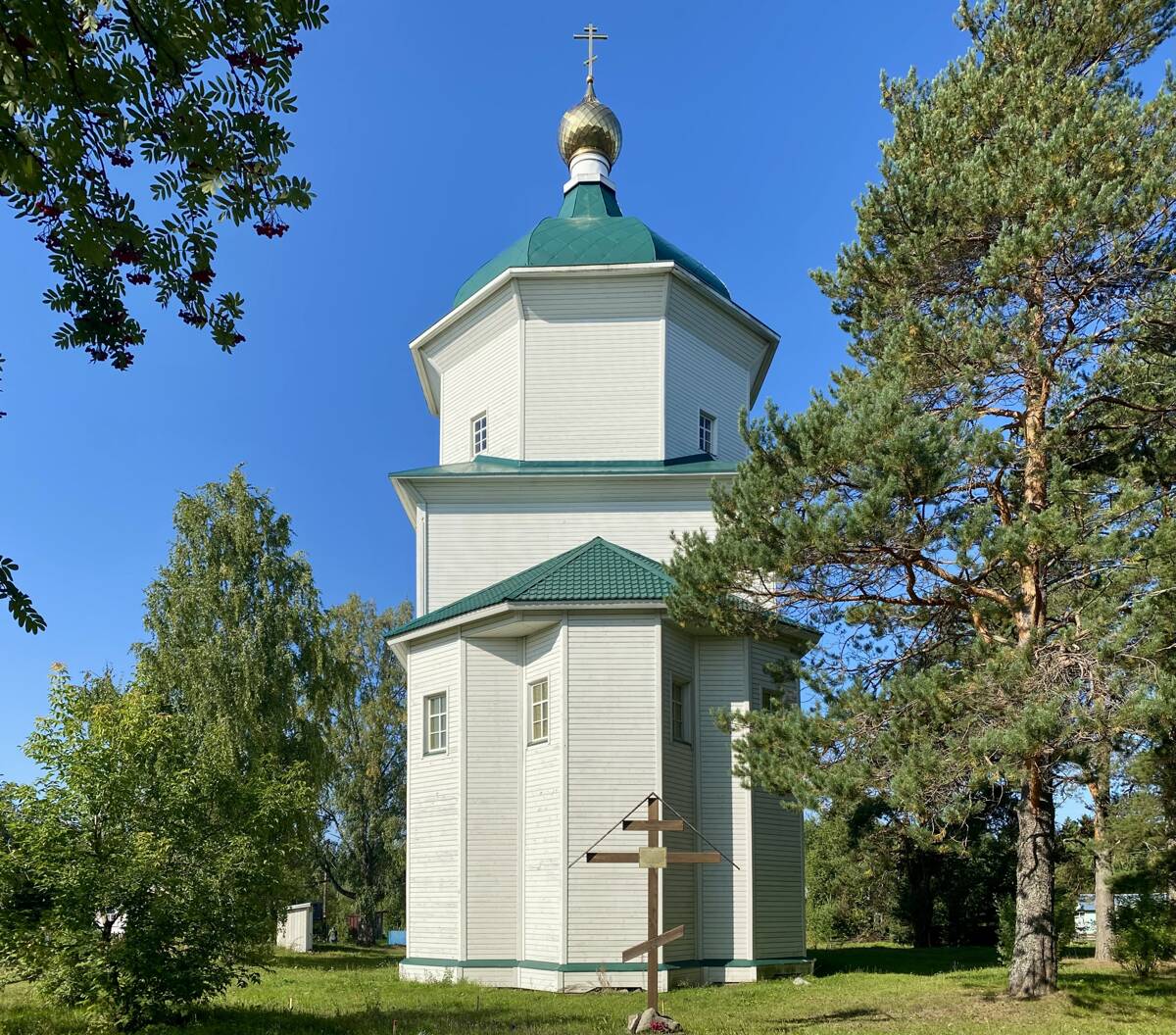 Церковь Воскресения Христова, Козловская (Борки) (Вельский район, Архангельская область). фасады, Вид с востока