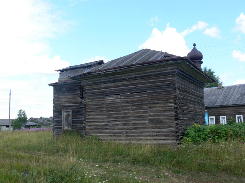 Часовня Успения Пресвятой Богородицы, Никитинская (Есютинская, Елюга) (Вельский район, Архангельская область). фасады