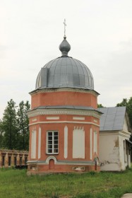 Вышний Волочёк. Казанский монастырь. Неизвестная надкладезная часовня