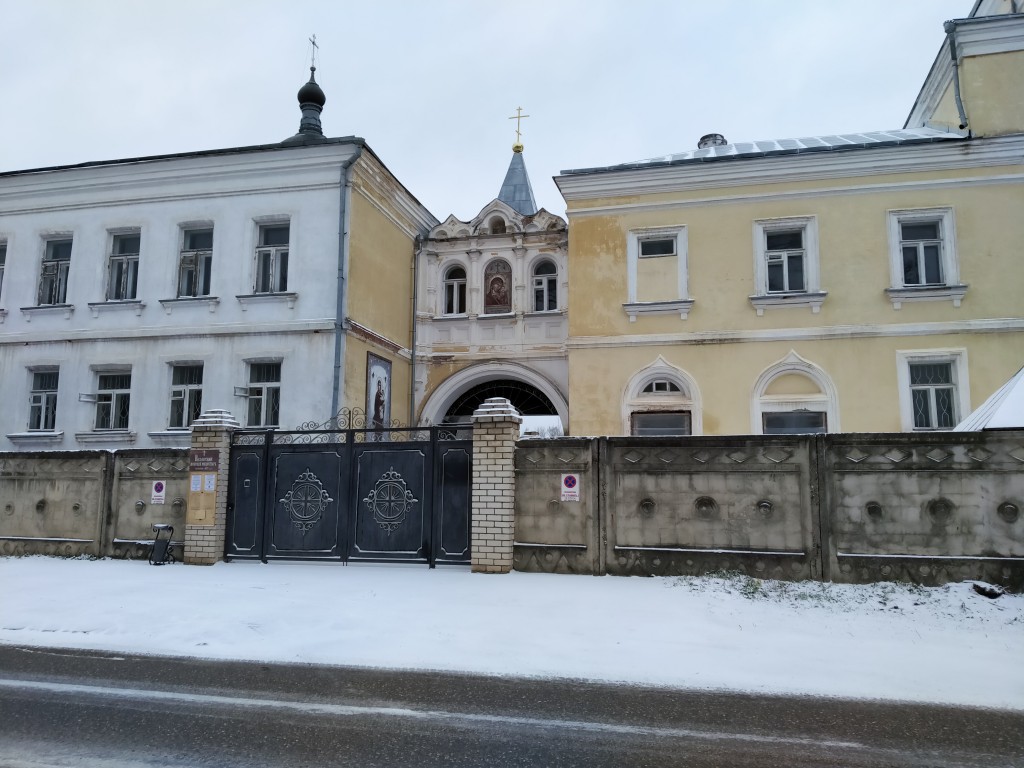 Вышний Волочёк. Казанский монастырь. Домовая церковь Боголюбской иконы Божией Матери. фасады