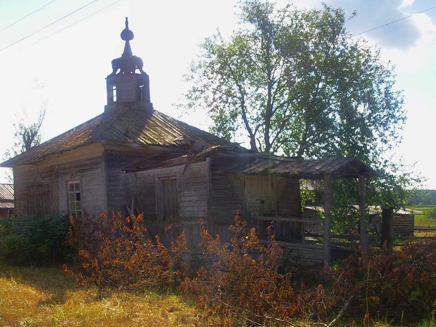 Часовня Николая Чудотворца, Ревдино (Вельский район, Архангельская область). фасады