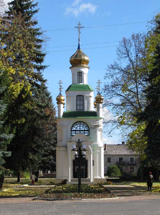 Часовня Всех Святых, в земле Российской просиявших, Тростянец (Ахтырский район, Украина, Сумская область). фасады