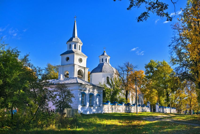 Церковь Благовещения Пресвятой Богородицы, Тростянец (Ахтырский район, Украина, Сумская область). общий вид в ландшафте