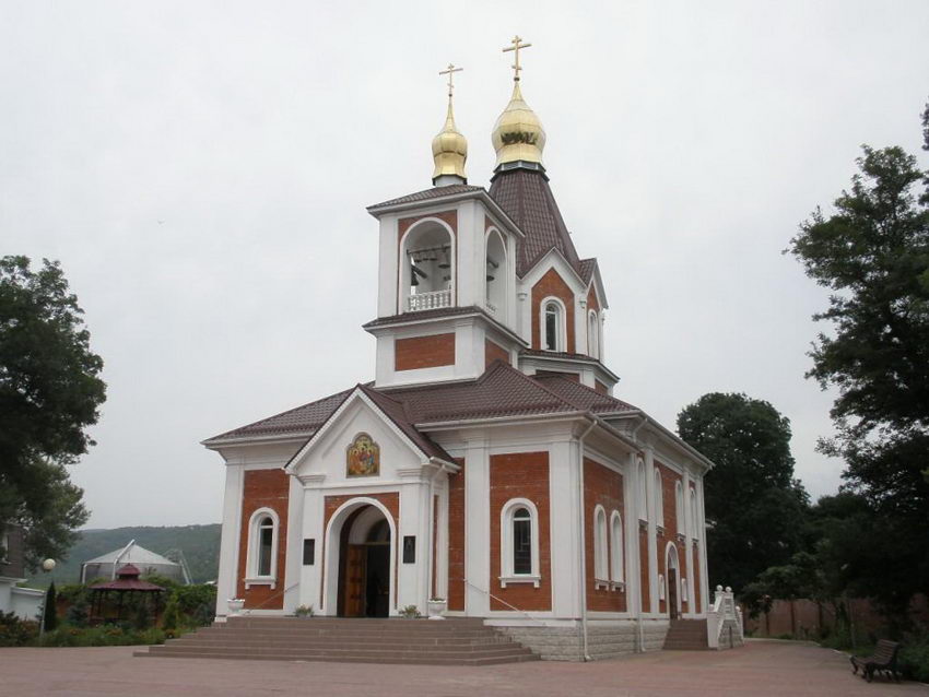 Дивноморское. Церковь Сергия Радонежского. фасады, Вид с юго-запада