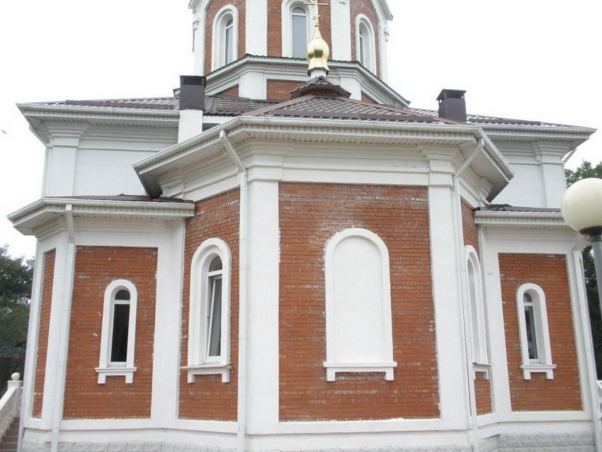 Дивноморское. Церковь Сергия Радонежского. фасады, Фрагмент восточного фасада храма