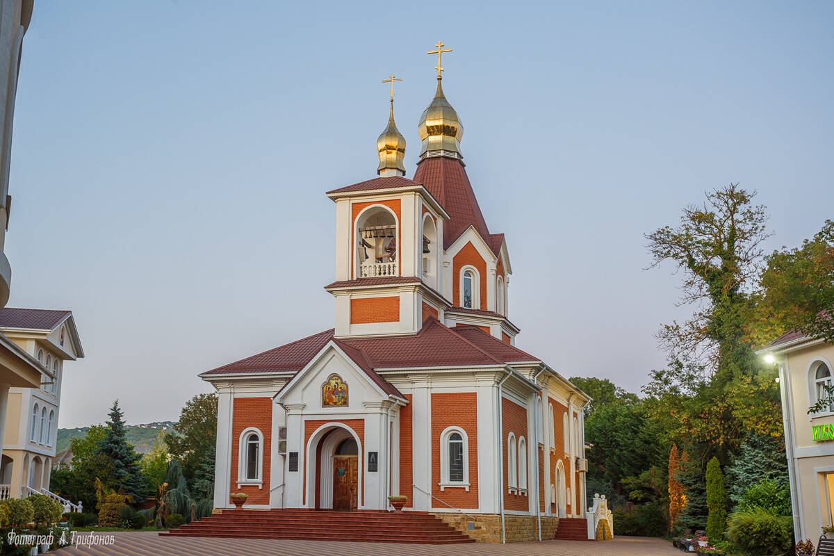 Церковь Сергия Радонежского, Дивноморское (Геленджик, город, Краснодарский край). фасады