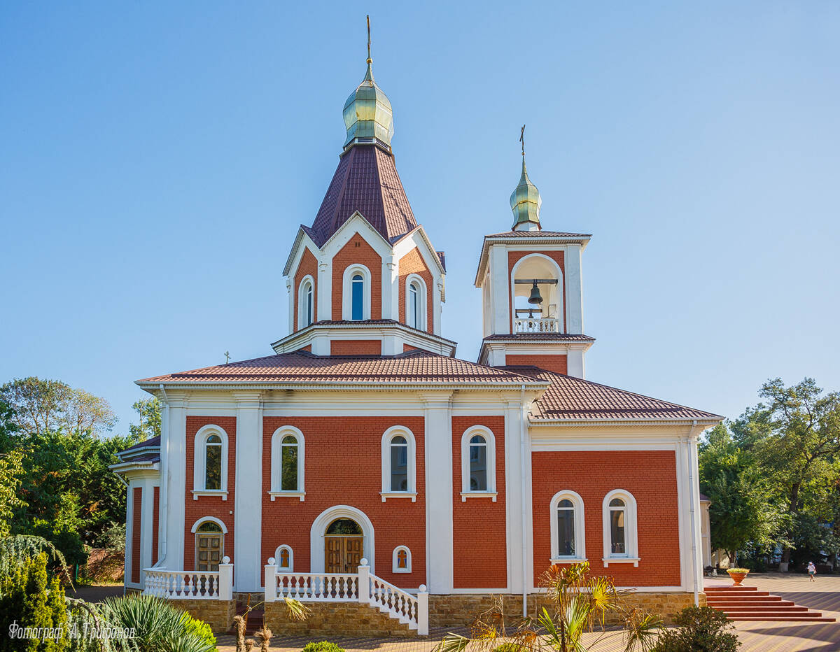Церковь Сергия Радонежского, Дивноморское (Геленджик, город, Краснодарский край). фасады