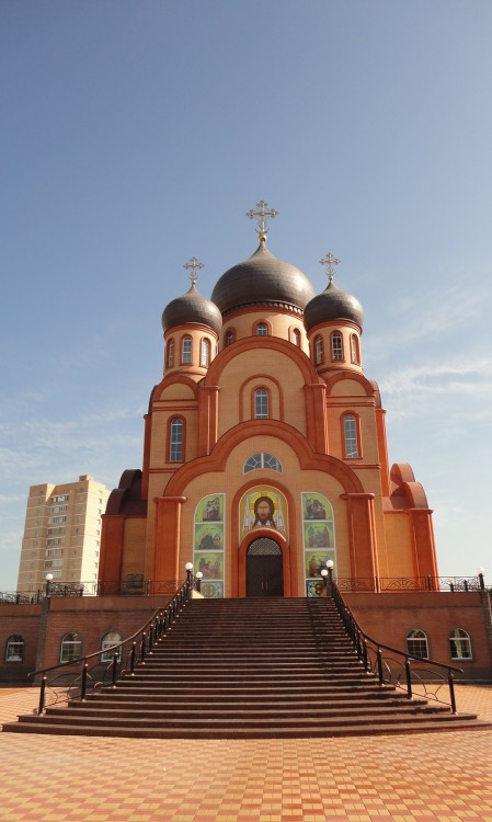 Старый Оскол. Церковь Сергия Радонежского. фасады, Западный фасад. Главный вход в храм