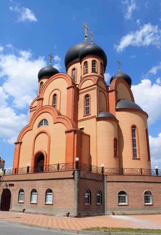 Старый Оскол. Церковь Сергия Радонежского. фасады