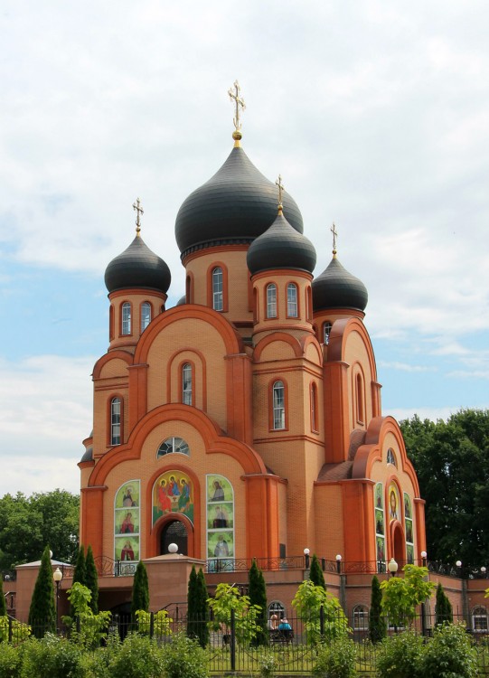 Старый Оскол. Церковь Сергия Радонежского. фасады