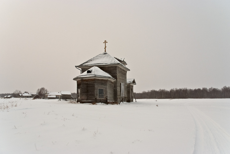 Церковь Трёх Святителей, Кадь (Приморский район, Архангельская область). общий вид в ландшафте