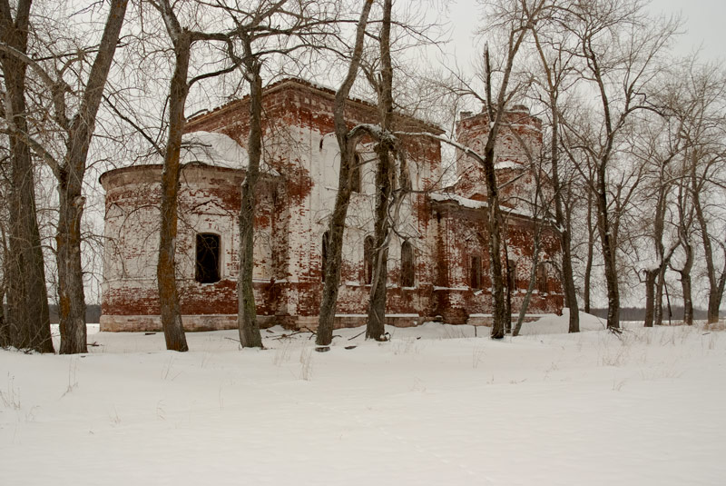 Верховье. Церковь Успения Пресвятой Богородицы. общий вид в ландшафте