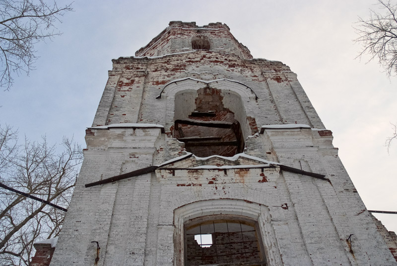 Верховье. Церковь Успения Пресвятой Богородицы. общий вид в ландшафте