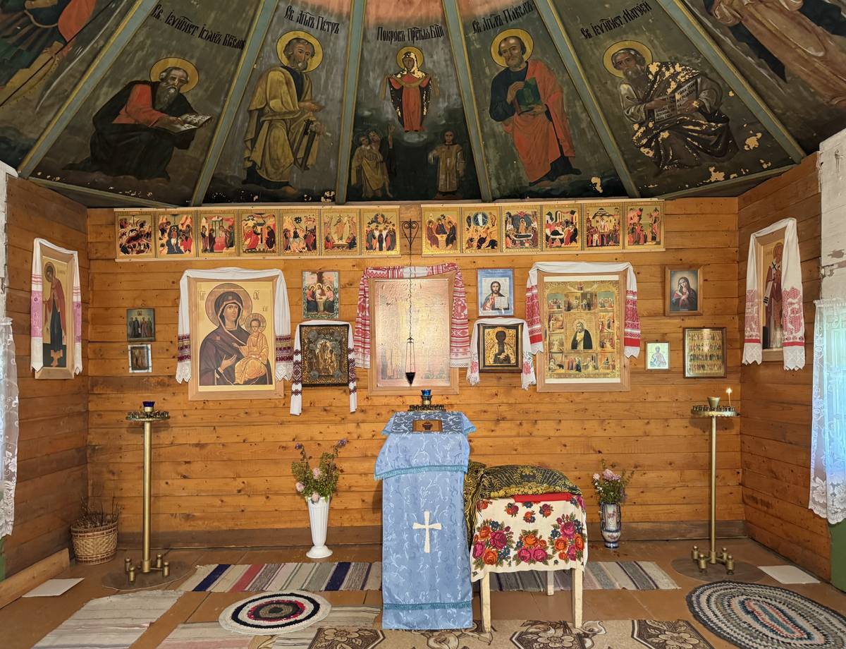 Интерьер, интерьер и убранство. Часовня Покрова Пресвятой Богородицы и Александра Невского, Конёво (Плесецкий район, Архангельская область)