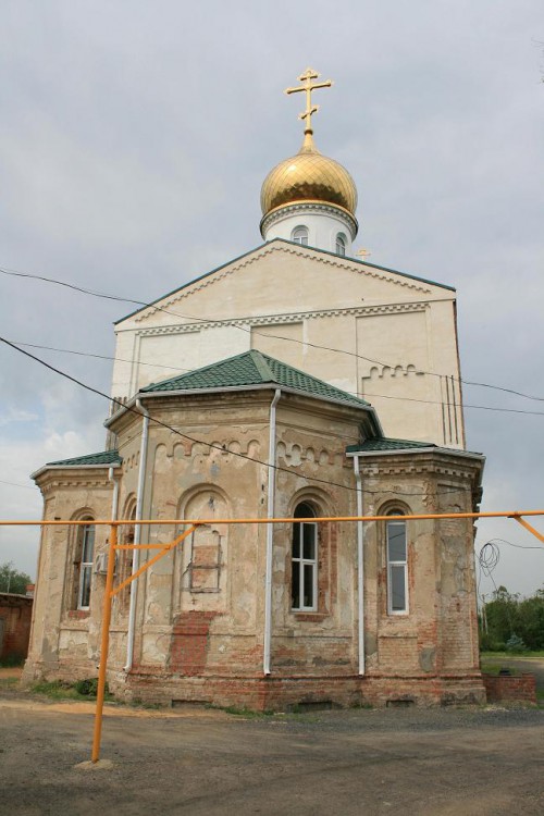 Пролетарск. Церковь Флора и Лавра. общий вид в ландшафте