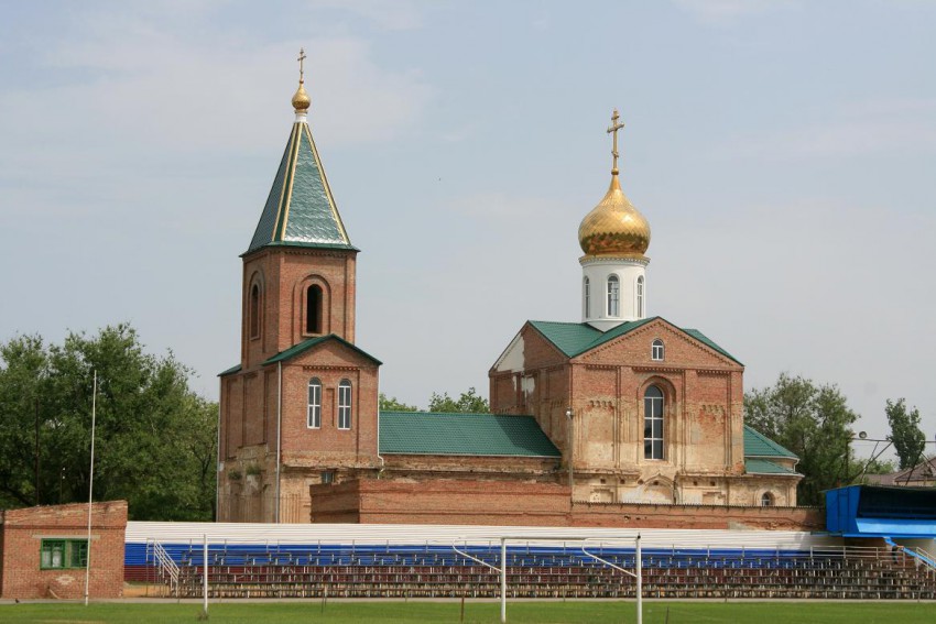 Церковь Флора и Лавра, Пролетарск (Пролетарский район, Ростовская область). общий вид в ландшафте