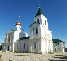 Пролетарск. Церковь Флора и Лавра