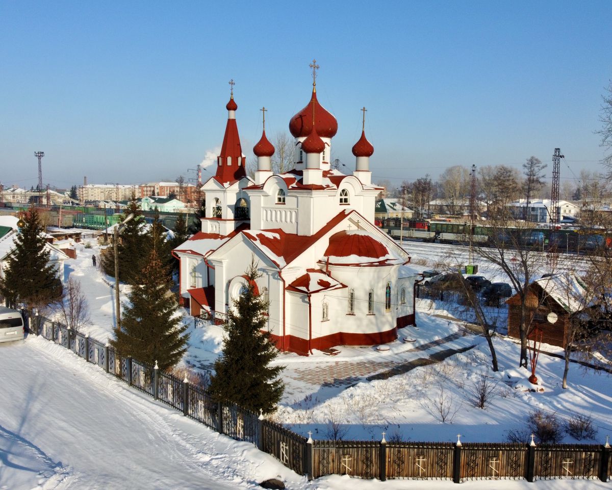 Иланский. Церковь Александра Невского. общий вид в ландшафте, Вид с юга