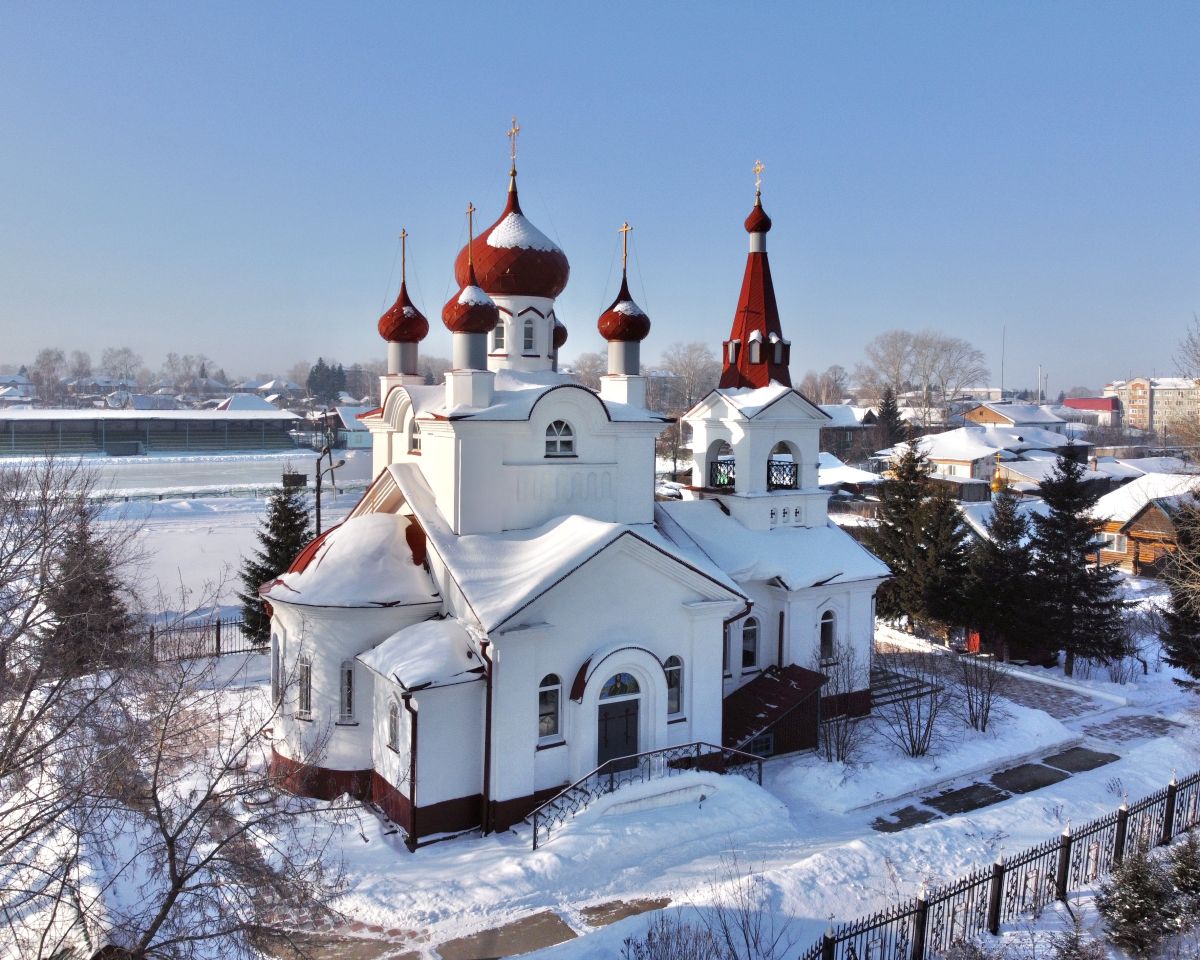 Иланский. Церковь Александра Невского. общий вид в ландшафте, Вид с востока