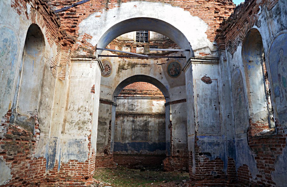 Церковь Иоанна Богослова, Крутчик (Усманский район, Липецкая область). интерьер и убранство, Вид на алтарную часть