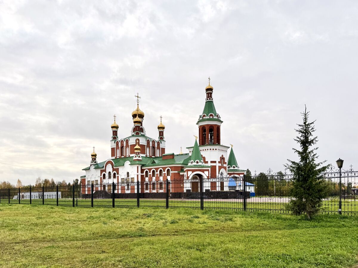 Церковь Воскресения Христова, Усинск (Усинск, город, Республика Коми). общий вид в ландшафте, Вид с северо-запада