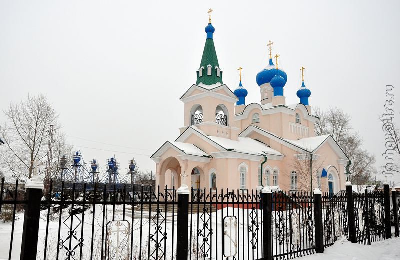 Иланский. Церковь Александра Невского. общий вид в ландшафте