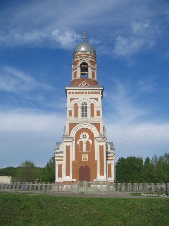 Илюшкино. Церковь Николая Чудотворца. общий вид в ландшафте